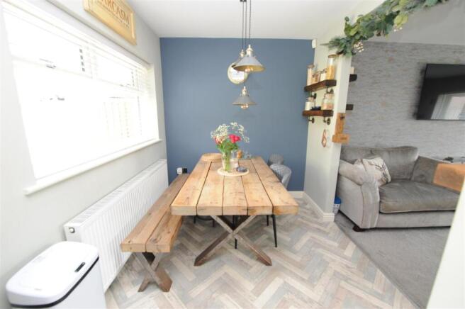 3 bed Town House for sale Image 7