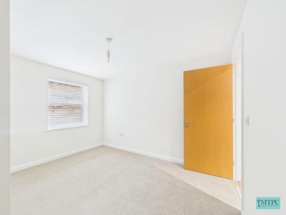 2 bed Flat to rent Image 10