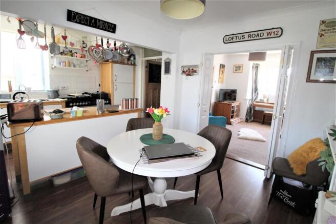 KITCHEN/DINER