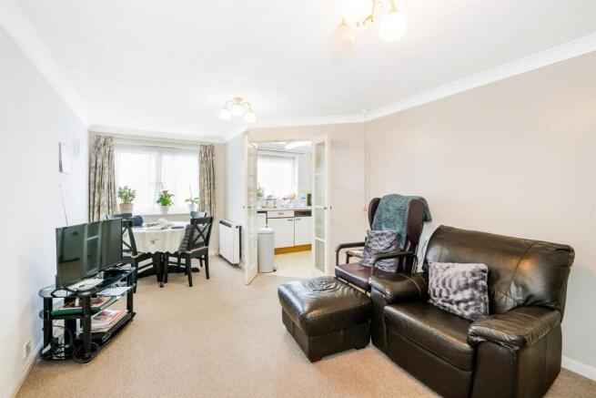 Kingswood Court-11_web.jpg