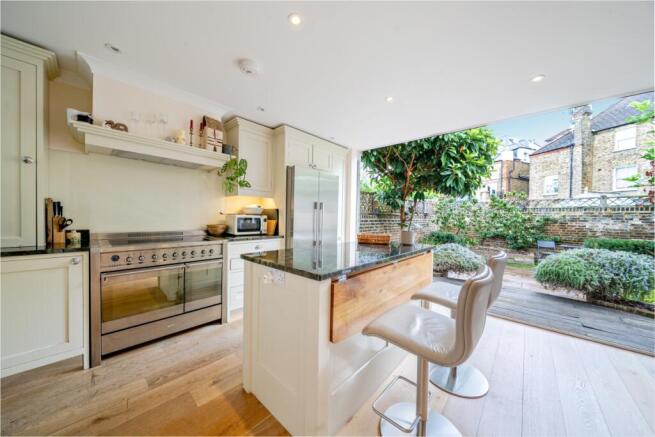 1347428-21-68b5e1...