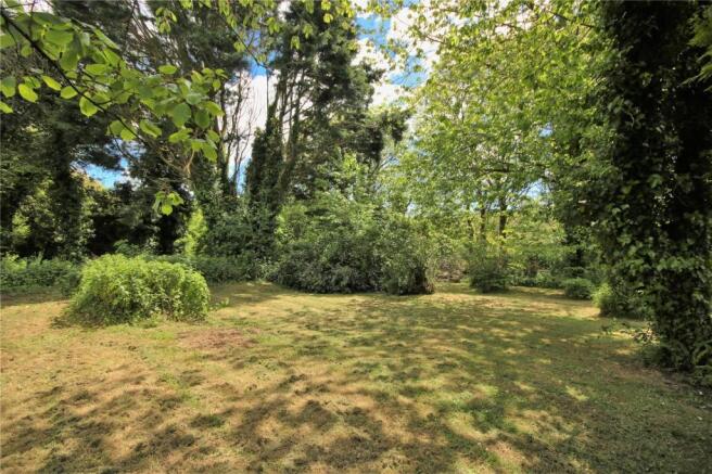 Garden Opposite 2