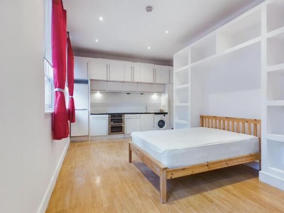 LIVING AREA PIC 2.jpg