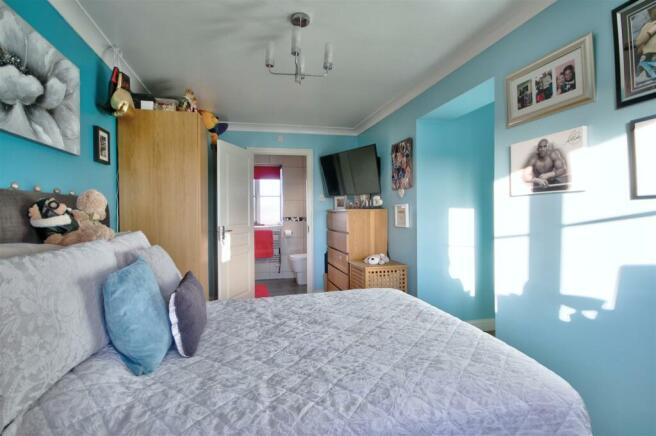 Bedroom 2: