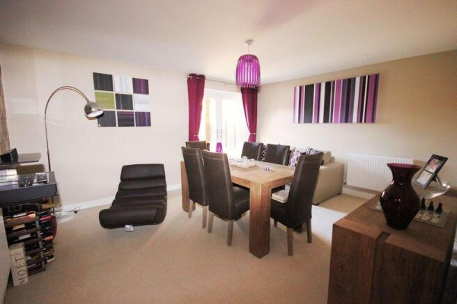 Family Room-Di...