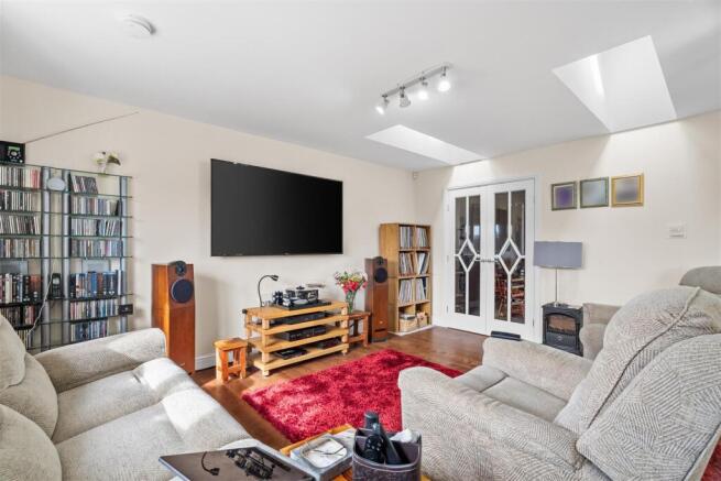 4 bed Detached for sale Image 7