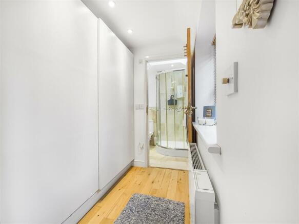 Annex Dressing Area.jpg