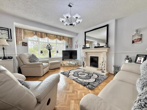 Sandown Drive, Denton photo 4