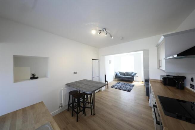 2 bed Terraced for sale Image 6