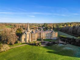 Flat 7, Sherborne House, Road From Ash Hole Road To War Memorial, Cheltenham GL54 3DZ