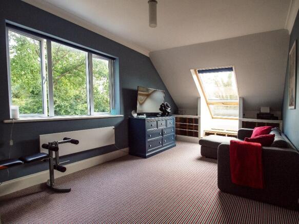 REAR BEDROOM