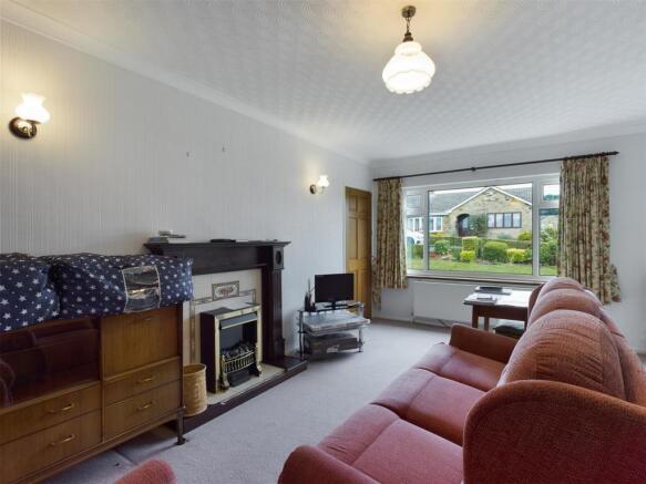 Living Room Alt.jpg