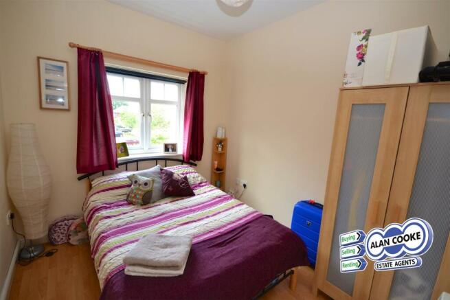 BEDROOM 2