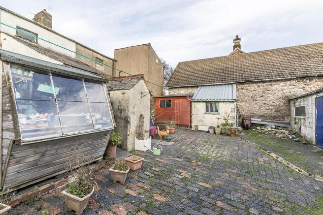 Garden/Outbuildin...