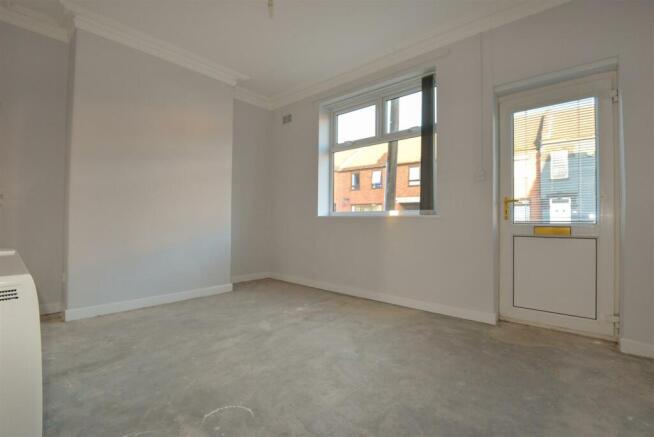 Living Room 1.jpg