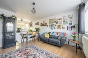 122a, High Road, South Woodford, London E18 2QS