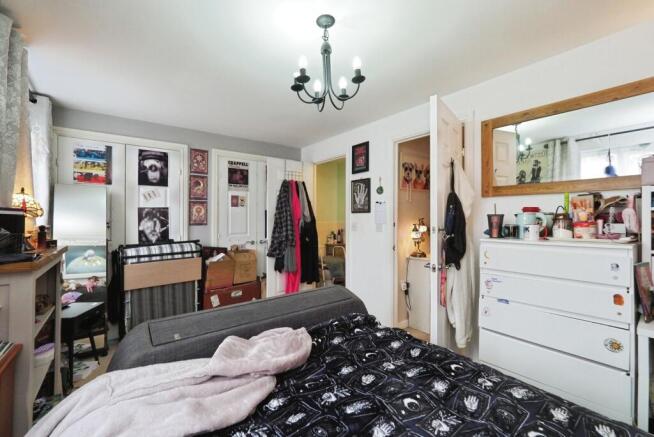 3 bed Terraced for sale Image 9