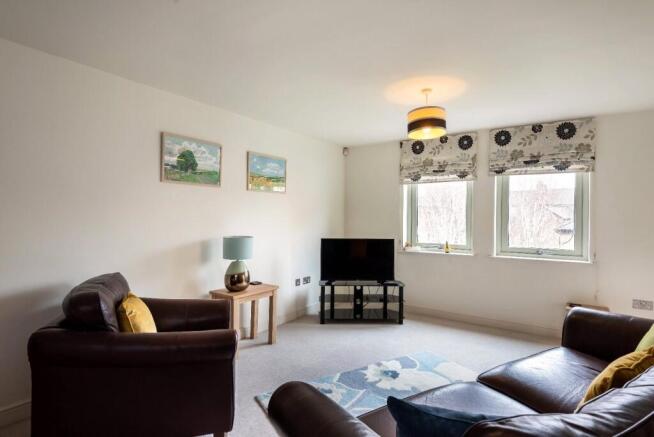 2 bed Flat to rent Image 5