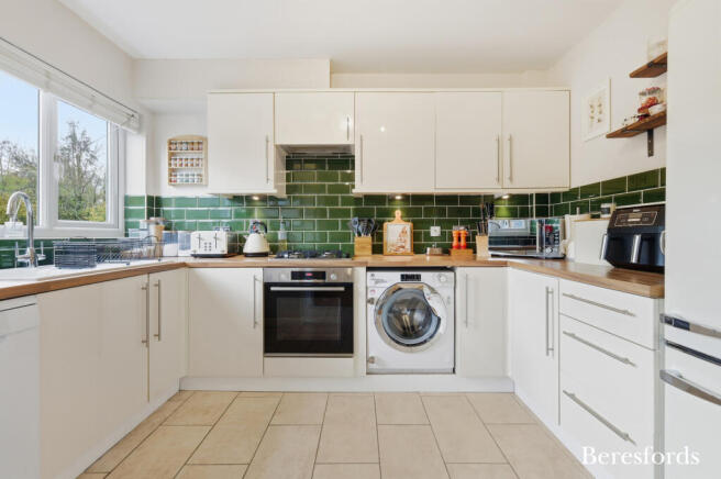 Mayfield Gardens, Brentwood, CM14 photo 4