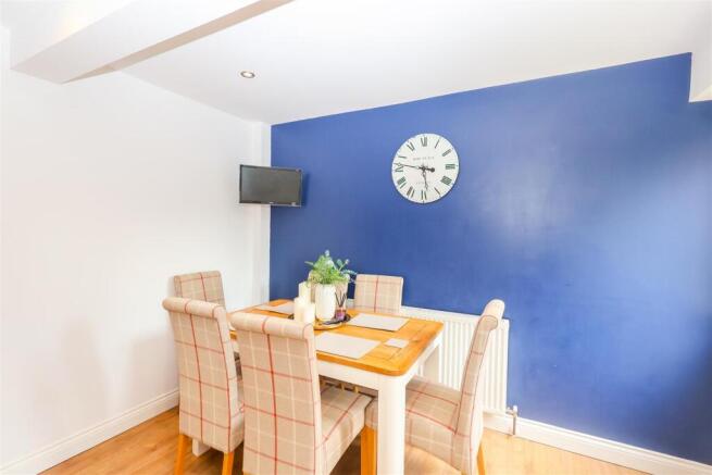 3 bed Semi-Detached for sale Image 6