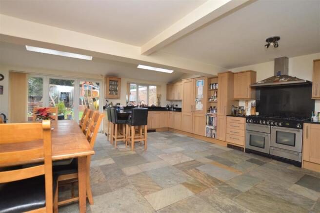 Kitchen/Dining Room