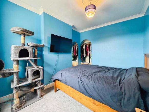 2 bed Semi-Detached for sale Image 11