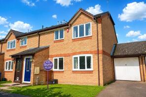 12, Stockwood Way, Weybourne, Farnham GU9 9TE