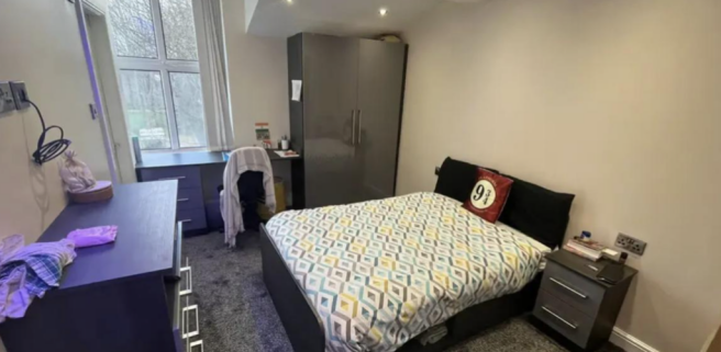 4 bed Apartment to rent Image 5