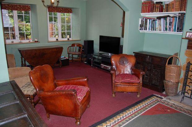 LOUNGE/DINING ROOM