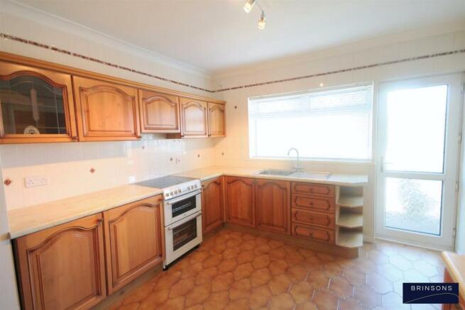 6. KITCHEN.jpg
