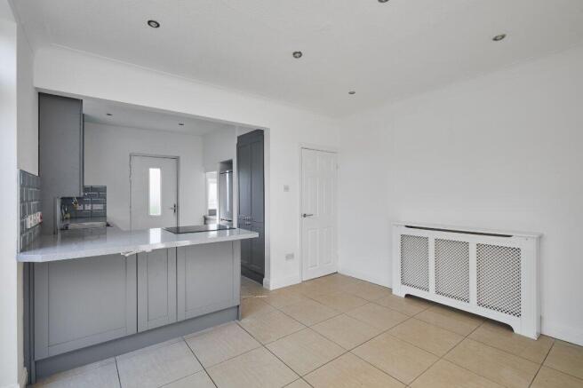 3 bed House for sale Image 10