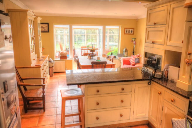 Kitchen Breakfast Bar