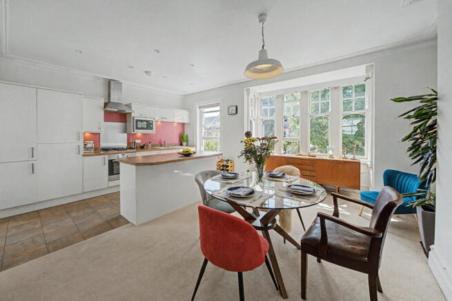 Kitchen/Dining 