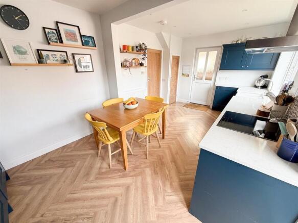 3 bed Semi-Detached for sale Image 5