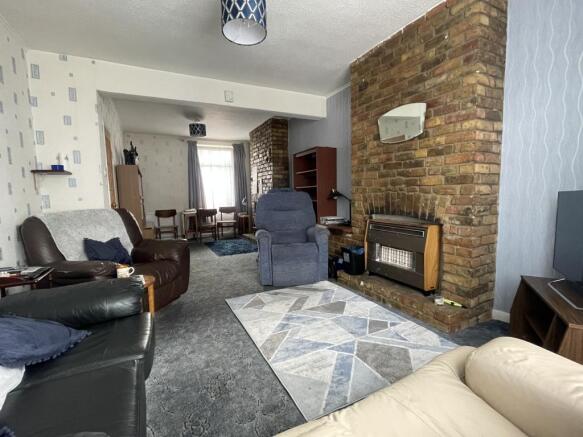 Lounge/Dining Room