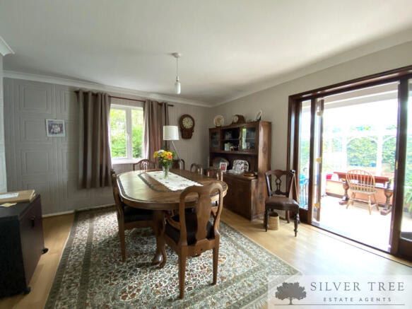 4 bed Detached Bungalow for sale Image 7