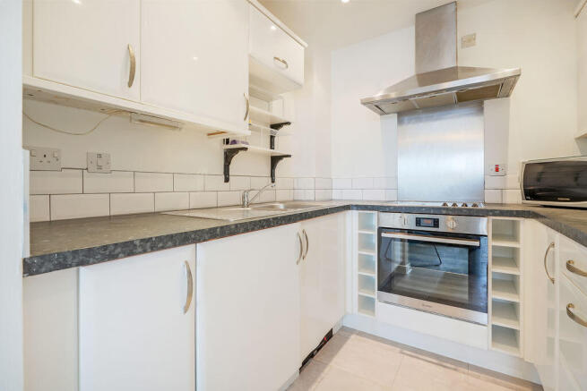 2 bed Apartment to rent Image 7