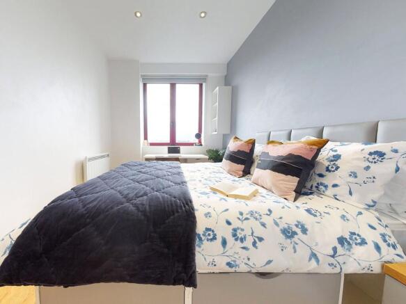 2 bed Apartment to rent Image 4