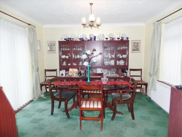 FAMILY ROOM/2nd LOUNGE