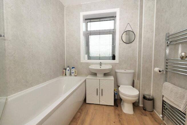 3 bed Semi-Detached for sale Image 9