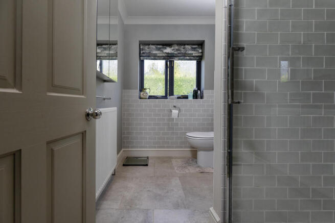 4 bed Detached for sale Image 11
