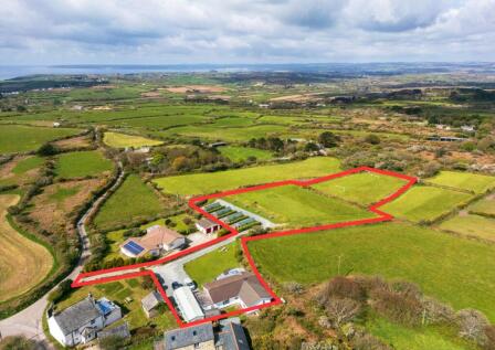 Balwest, Spacious home and glamping pods