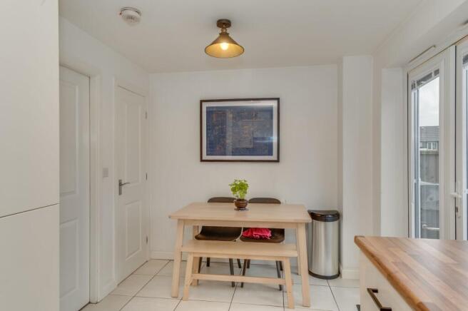 KITCHEN, DINER AND LOUNGE
