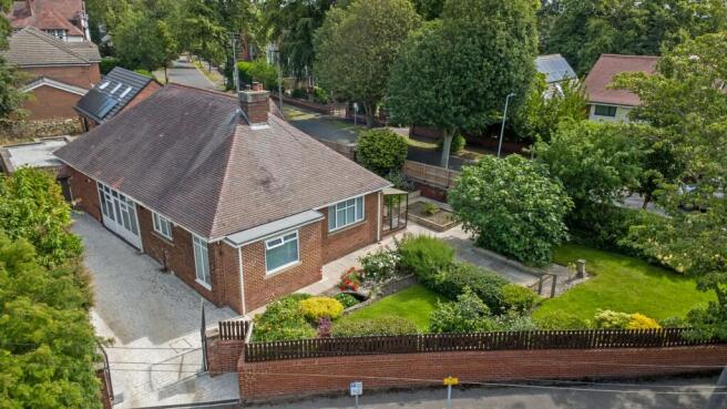 4 bed Detached Bungalow for sale Image 4