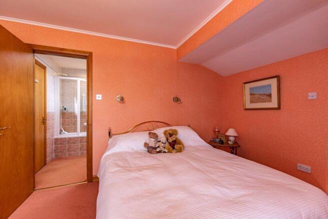 Bedroom 2 to Bathroom