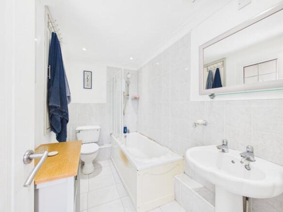 2 bed Semi-Detached for sale Image 6