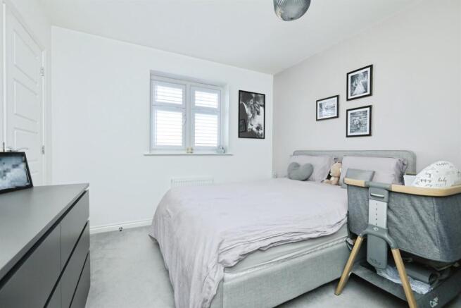 4 bed Detached for sale Image 12