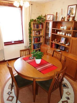 Bedroom/Dining Rm