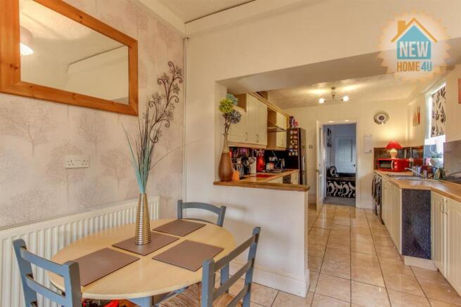 DINING AREA: