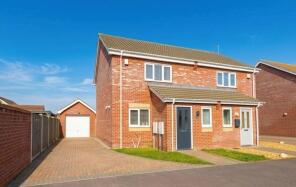83, Kings Drive, Great Yarmouth NR31 8TF